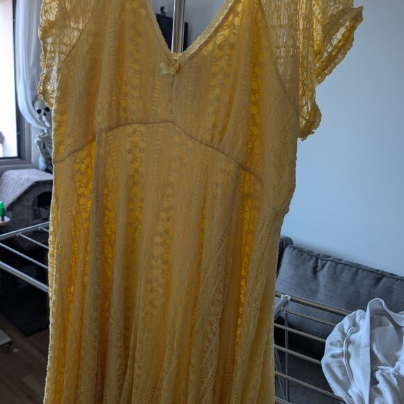 Betsey Johnson X TORRID ElYellow Lace Dress - Picture 5 of 5